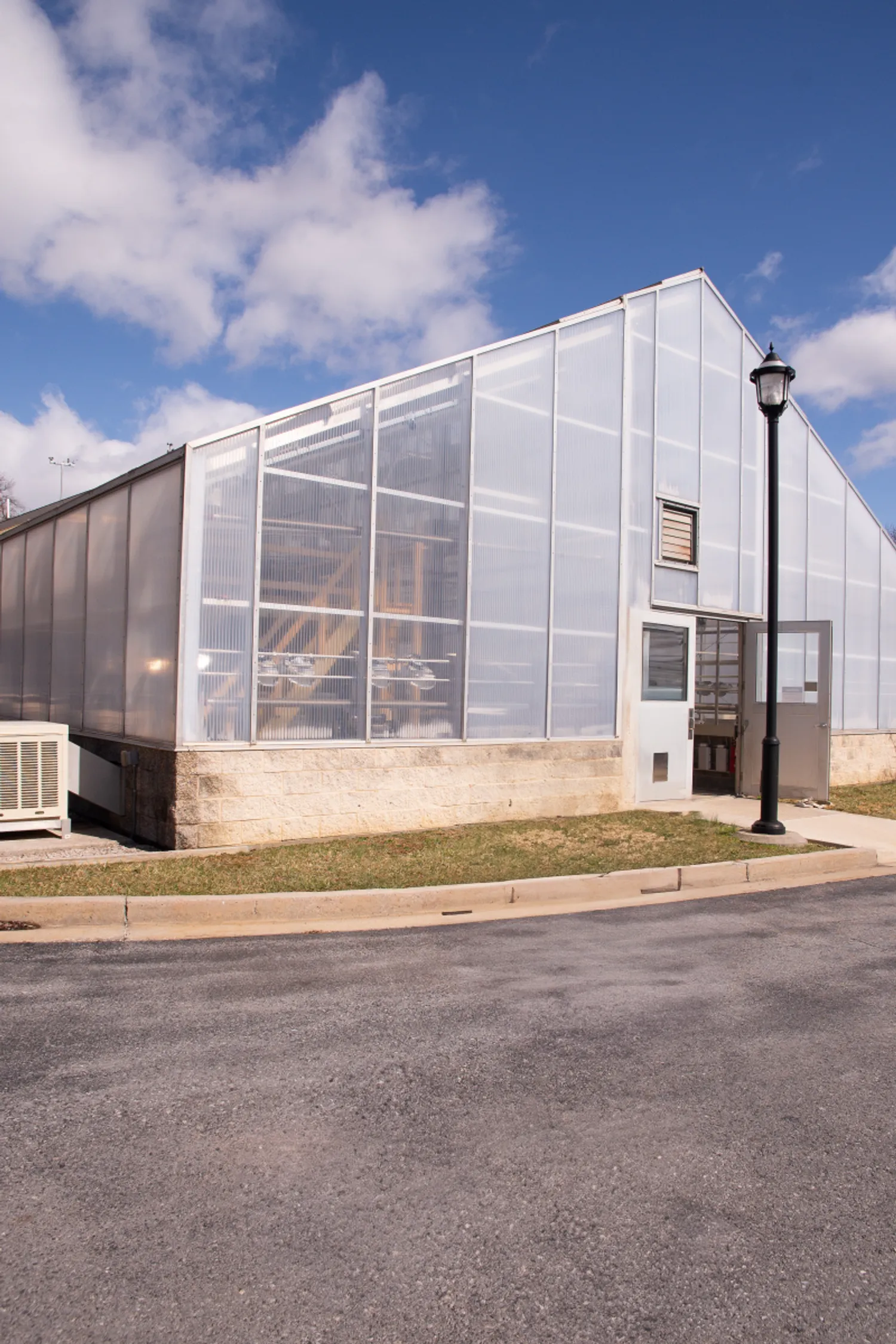 Aquatic Circle Greenhouse Space